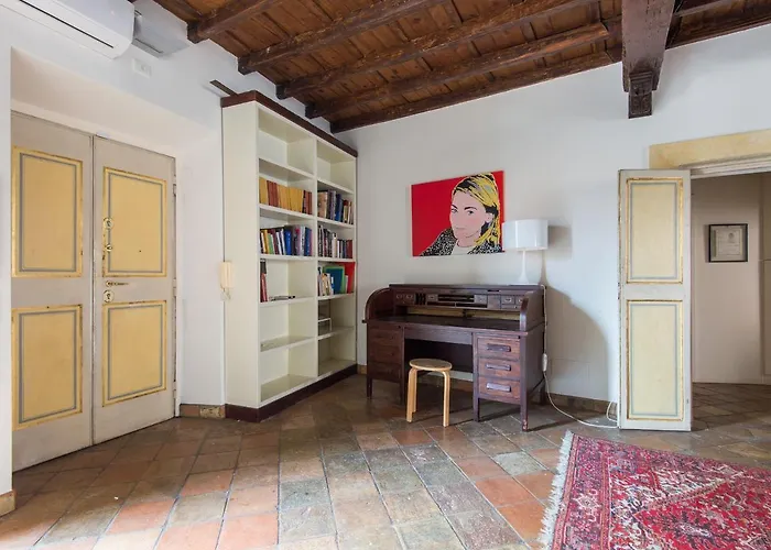 Pantheon Enchanting Luxury Apartment