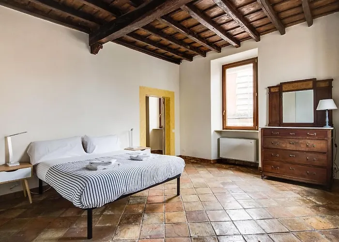 Pantheon Enchanting Luxury Apartment