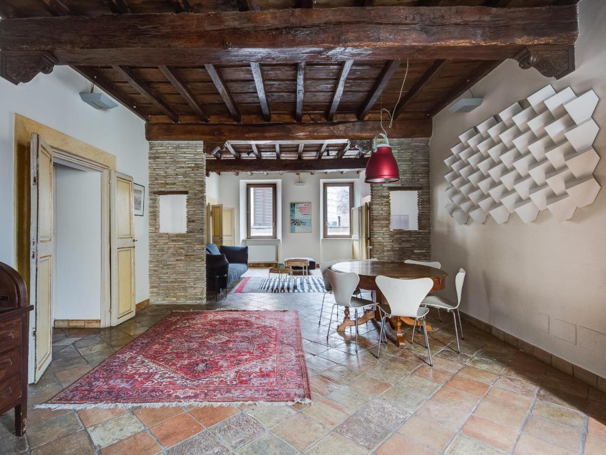 Pantheon Enchanting Luxury Apartment Rome