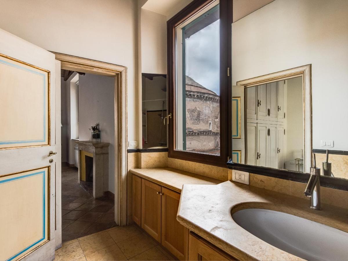 Pantheon Enchanting Luxury Apartment Rom